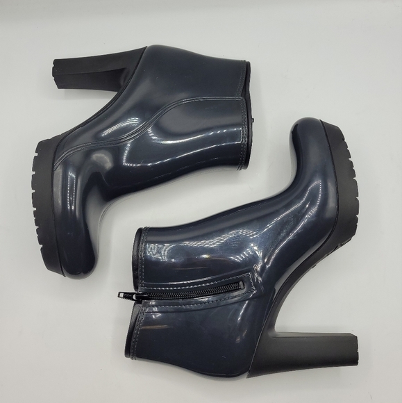 Andre Assous Waterproof Charcoal Patent Ankle Bootie Size 39 EU 9.5 US - Picture 2 of 13